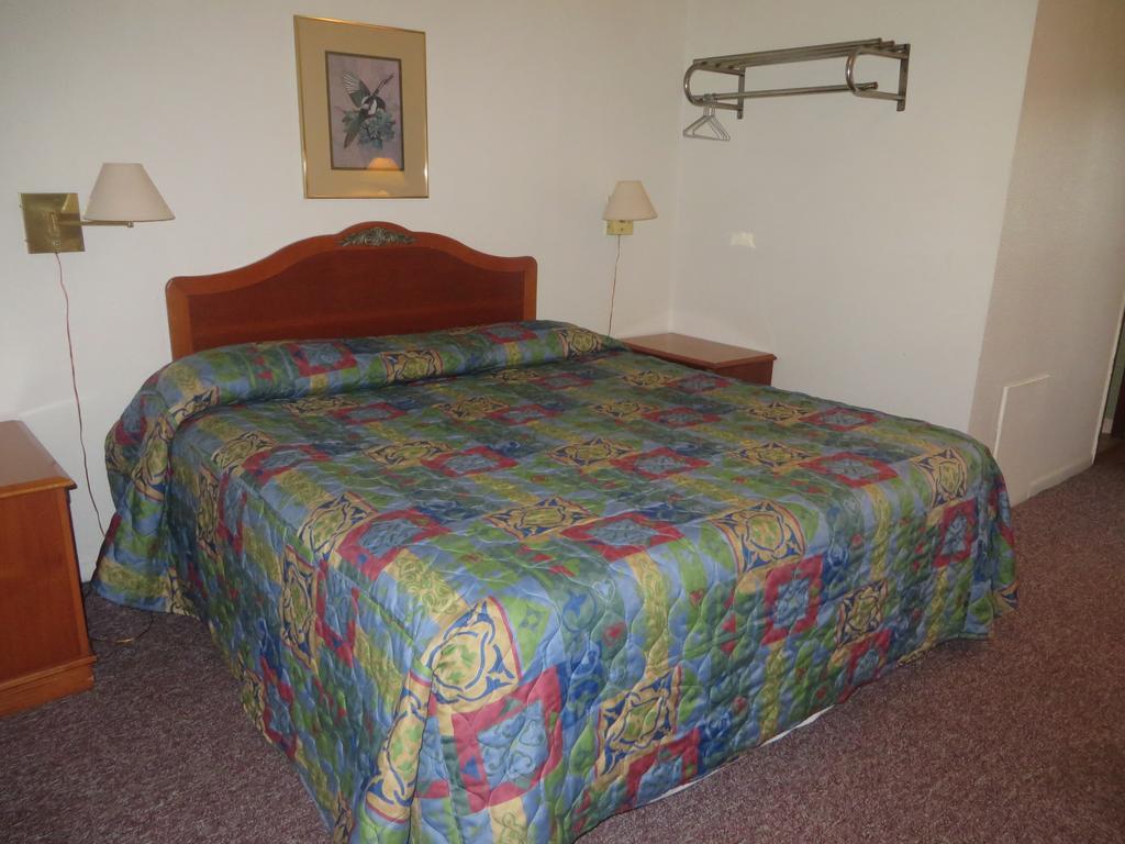 Best Budget Inn Carthage Chambre photo